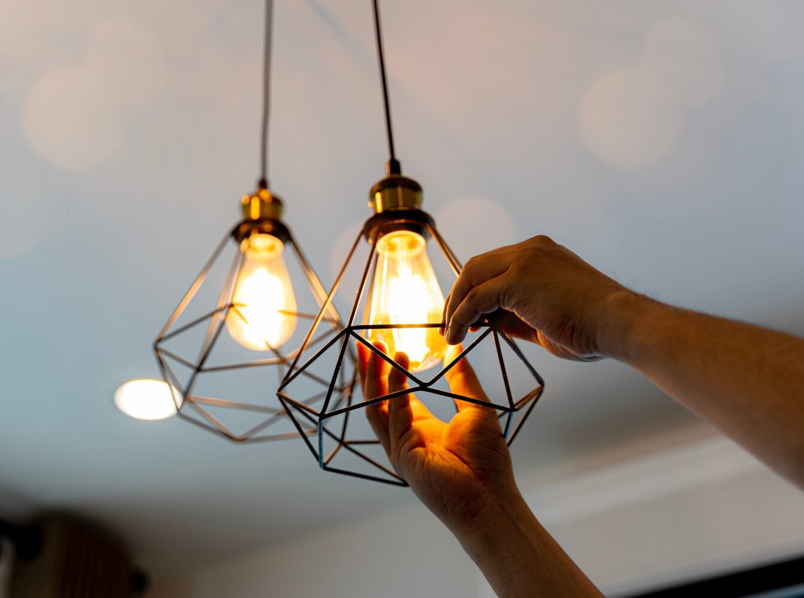 how many kWh does a solar panel produce