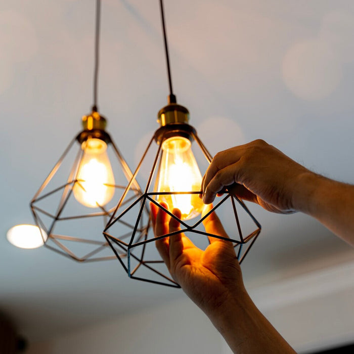 how many kWh does a solar panel produce